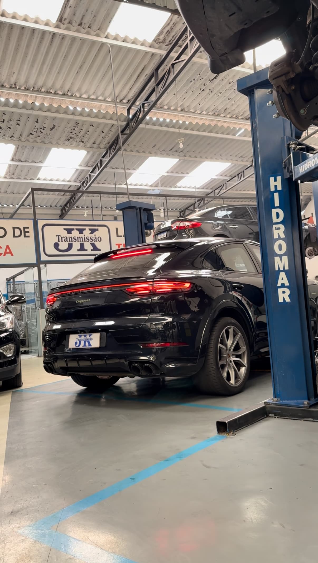 Troca de óleo em Porsche na JK Transmissão
